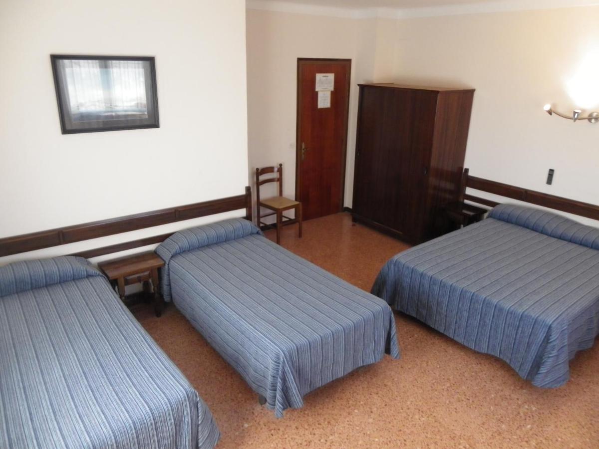 Hostal L'Esplai Viladamat Room photo